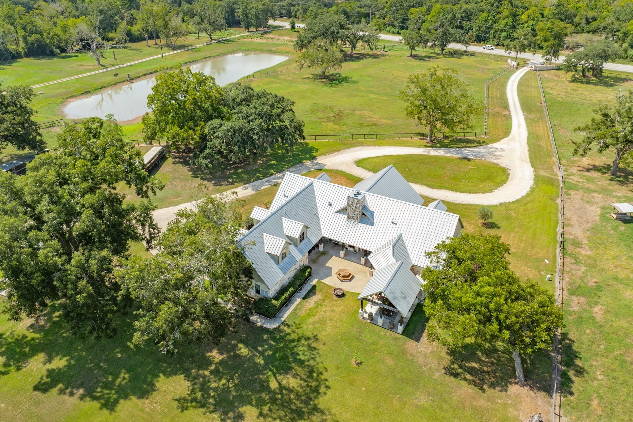 620 Brit Baily Blvd