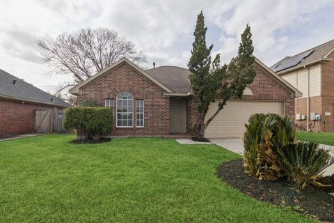 Photo of 234 Wentworth Park Drive, Houston, TX 77015 (MLS # 80901278)