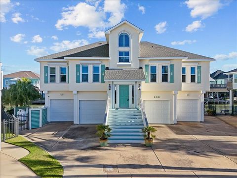 Photo of 102 Bamaku Bend, Tiki Island, TX 77554 (MLS # 74377377)