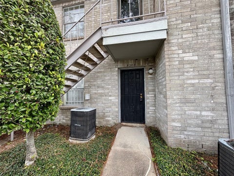 Condo For Sale - 8287 Creekbend Drive #8287<br/> Houston, TX 77071