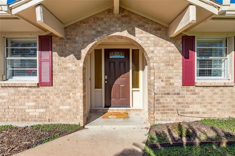 Photo of 2114 Yorktown Court S, League City, TX 77573 (MLS # 82407195)