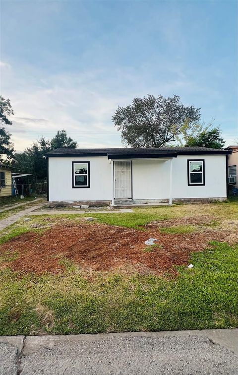 Photo of 10429 Pillot Street, Houston, TX 77029 (MLS # 34770864)