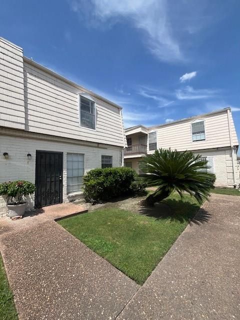 Photo of 6201 Ranchester Drive #11, Houston, TX 77036 (MLS # 94589399)