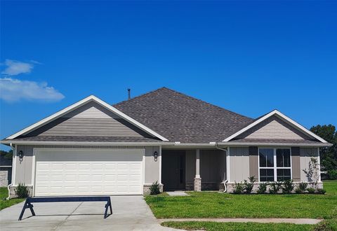 Photo of 8 Greystone Court, Angleton, TX 77515 (MLS # 36161178)