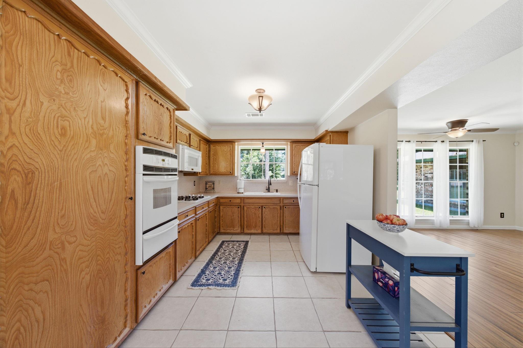 11619 Advance Drive