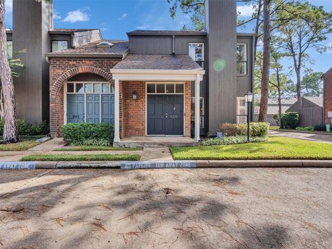 Photo of 701 Bering Drive #806, Houston, TX 77057 (MLS # 98401968)