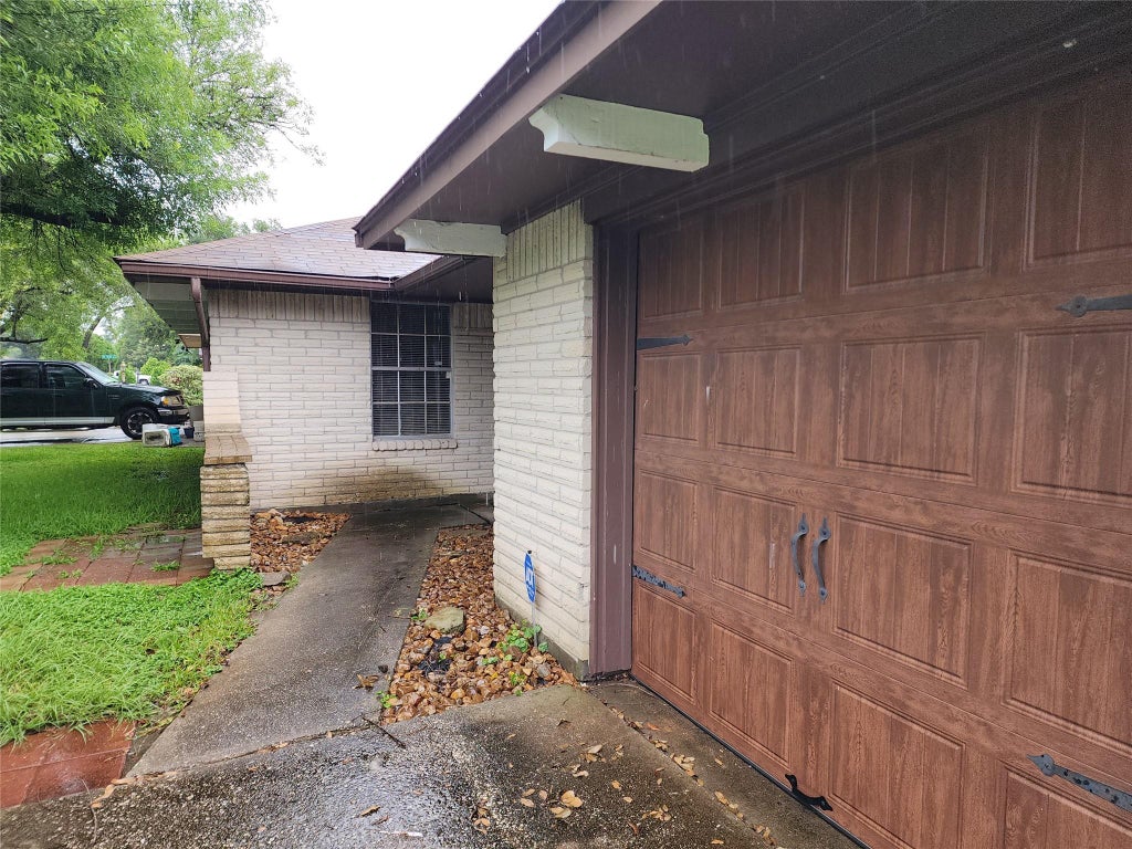 Photo of 7211 Log View Drive, Houston, TX 77040 (MLS # 72756423)