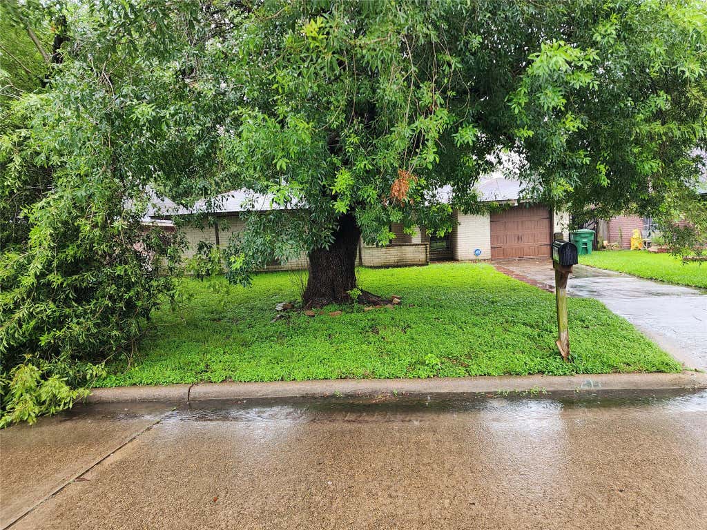 Photo of 7211 Log View Drive, Houston, TX 77040 (MLS # 72756423)