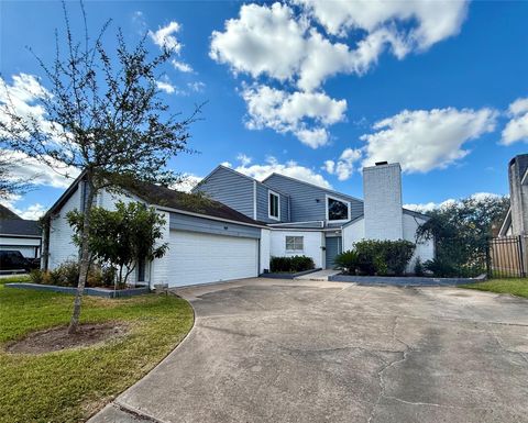 Photo of 3222 Freshmeadows Drive, Houston, TX 77063 (MLS # 36241228)