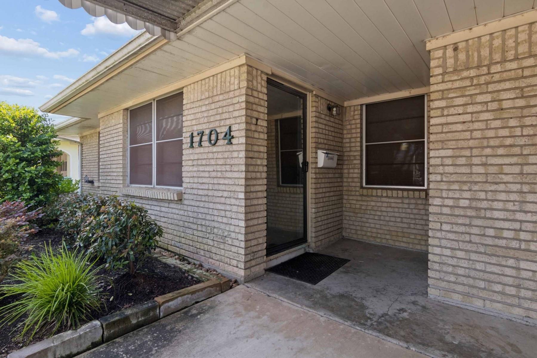 1704 Brenda Lane
