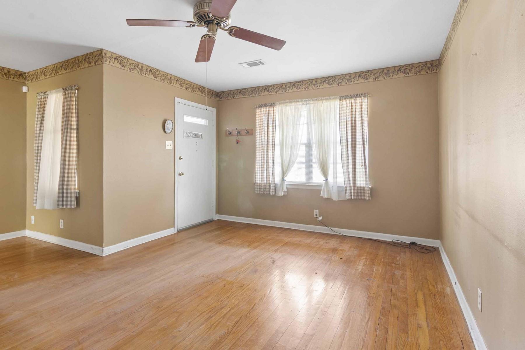 1704 Brenda Lane