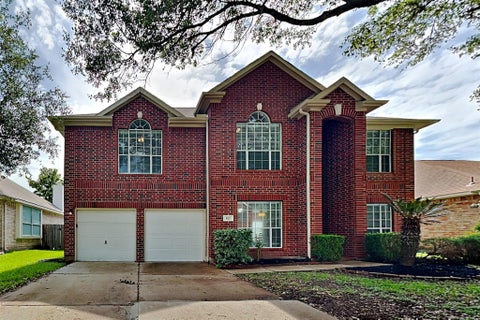 Photo of 823 Portsmouth Drive, Pearland, TX 77584 (MLS # 18872725)