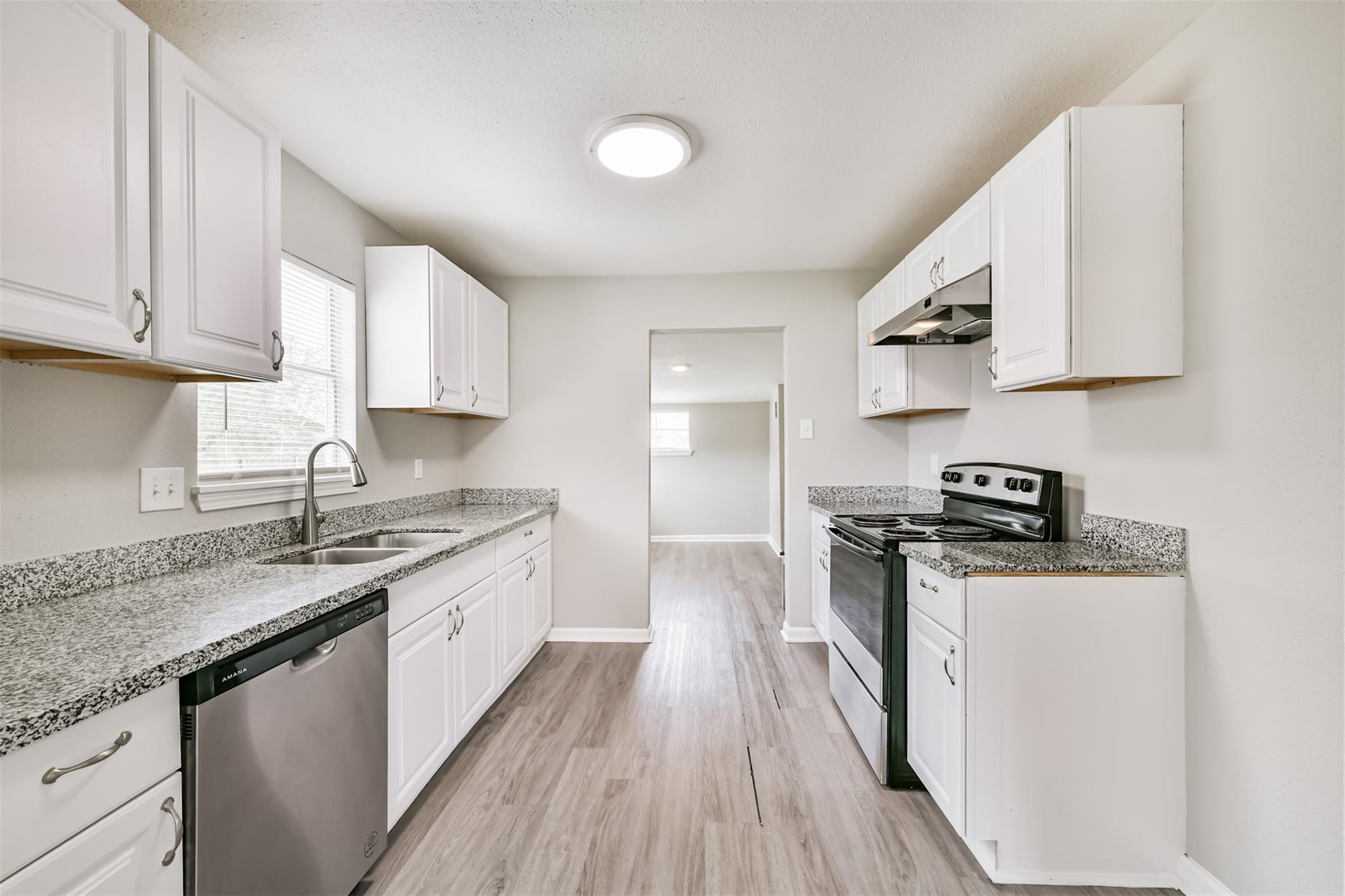 821 Robertson Street