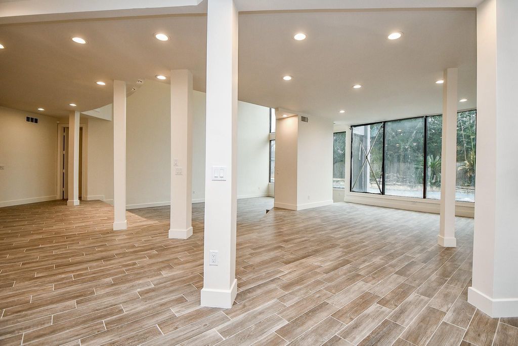 Photo of 8115 Fondren Lake Drive, Houston, TX 77071 (MLS # 71557142)