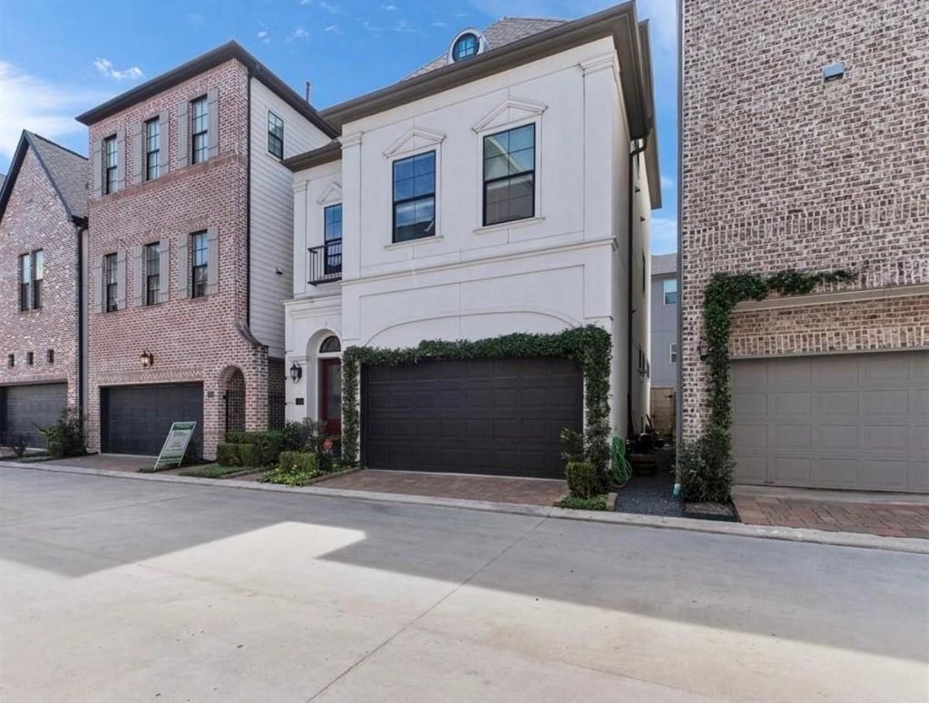 Photo of 2006 Covent Garden Station, Houston, TX 77045 (MLS # 96305589)