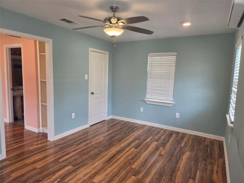 Photo of 525 E 35th Street, Houston, TX 77022 (MLS # 31687580)
