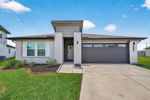 Photo of 7938 Brushwood Drive, Rosharon, TX 77583 (MLS # 9176710)