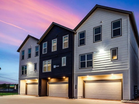 Photo of 1000 Fort Worth Avenue #113, Dallas, TX 75208 (MLS # 42046799)