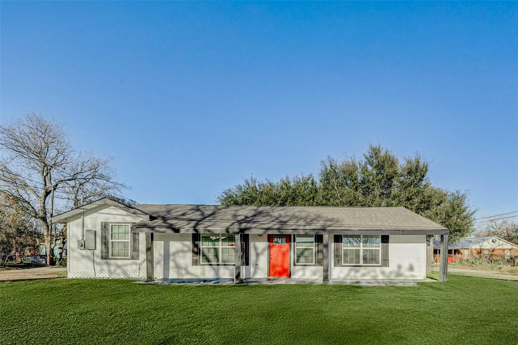 Photo of 500 Shirley Street, Eagle Lake, TX 77434 (MLS # 18986759)
