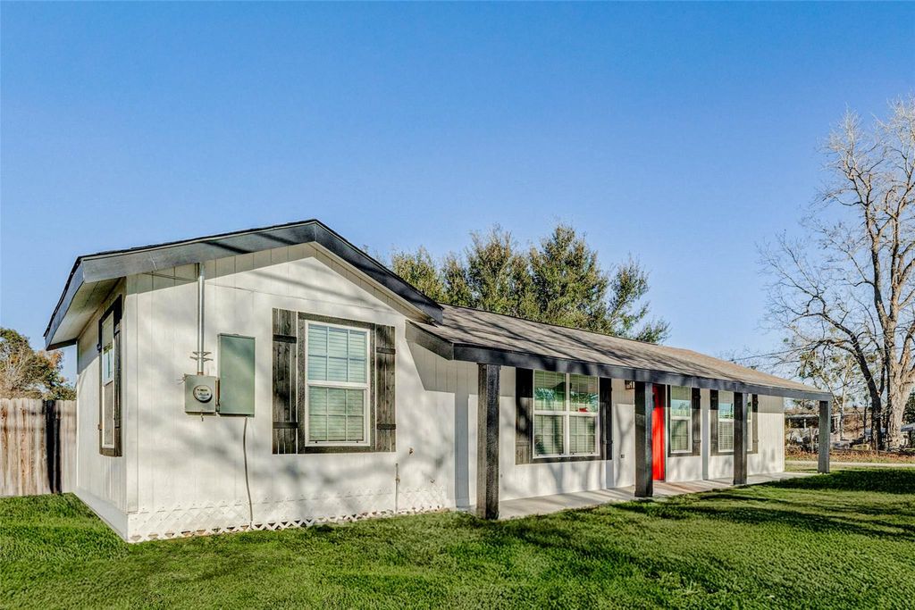 Photo of 500 Shirley Street, Eagle Lake, TX 77434 (MLS # 18986759)