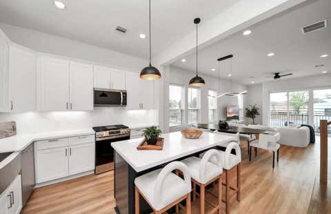 Photo of 2428 Ella Boulevard, Houston, TX 77008 (MLS # 26063103)