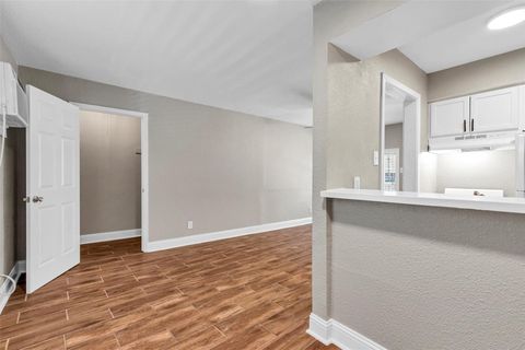 Tiny photo for 1423 Hawthorne ST #2, Houston, TX 77006 (MLS # 19456030)