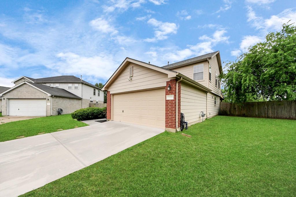 Photo of 15519 Hensen Creek Drive, Houston, TX 77086 (MLS # 54656269)