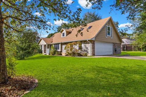 Photo of 175 Greenwood Drive, Livingston, TX 77351 (MLS # 93983115)