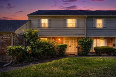 Photo of 10831 Sandpiper Drive #188, Houston, TX 77096 (MLS # 11415363)