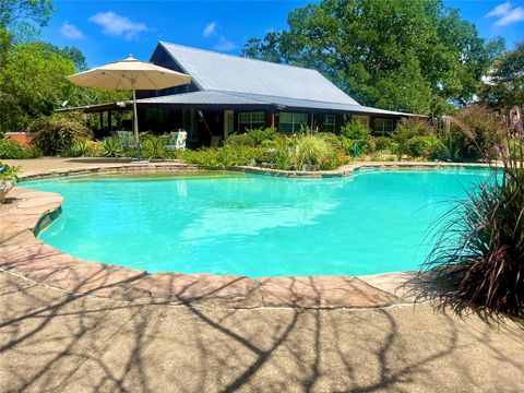 Photo of 917 An County Road 3051, Frankston, TX 75763 (MLS # 87353642) Photo of 917 An County Road 3051, Frankston, TX 75763 (MLS # 87353642)