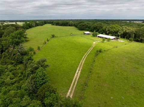 Photo of 5652 SW An County Rd 2202, Palestine, TX 75803 (MLS # 76102335) Photo of 5652 SW An County Rd 2202, Palestine, TX 75803 (MLS # 76102335)