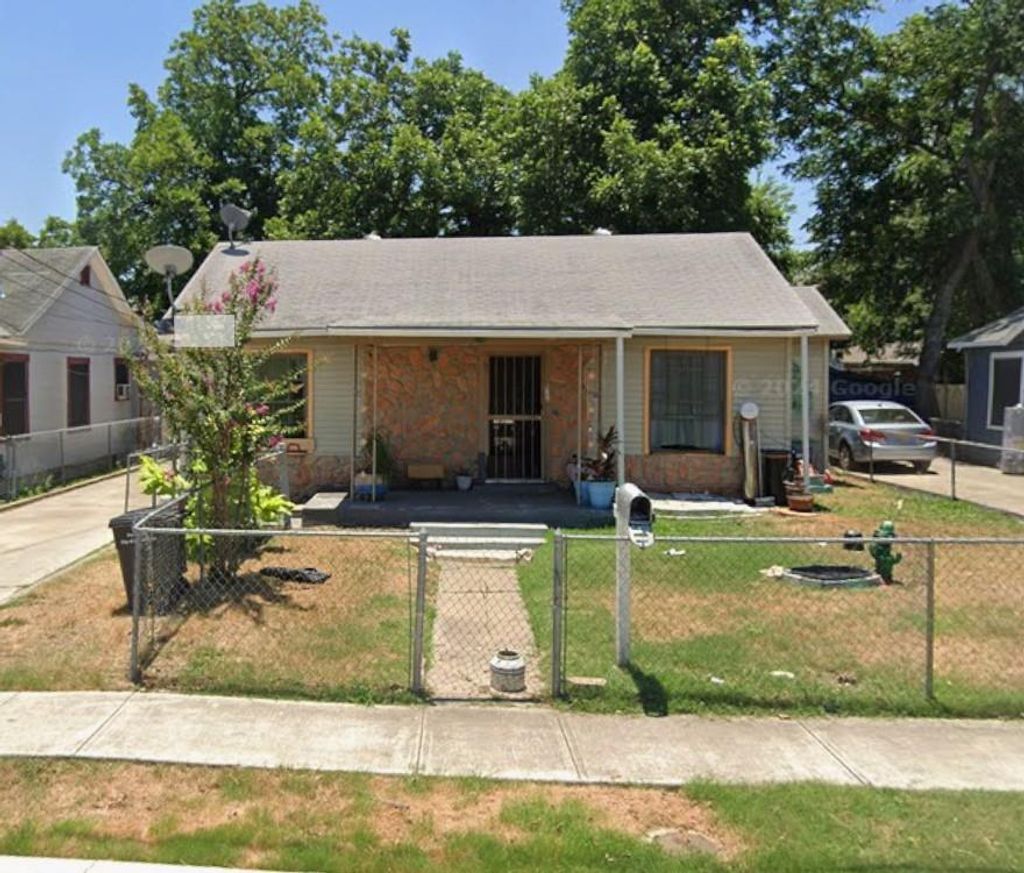 Photo of 410 Royston Avenue, San Antonio, TX 78225 (MLS # 45287312)