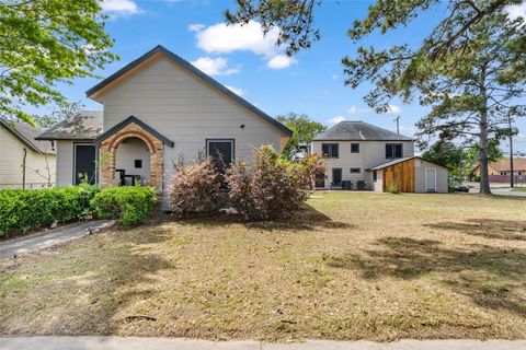 Photo of 2633 W Main Street, Baytown, TX 77520 (MLS # 71762656)
