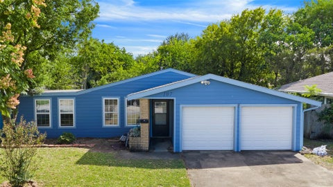 Photo of 107 Bonita Avenue, Galveston, TX 77550 (MLS # 25967592)