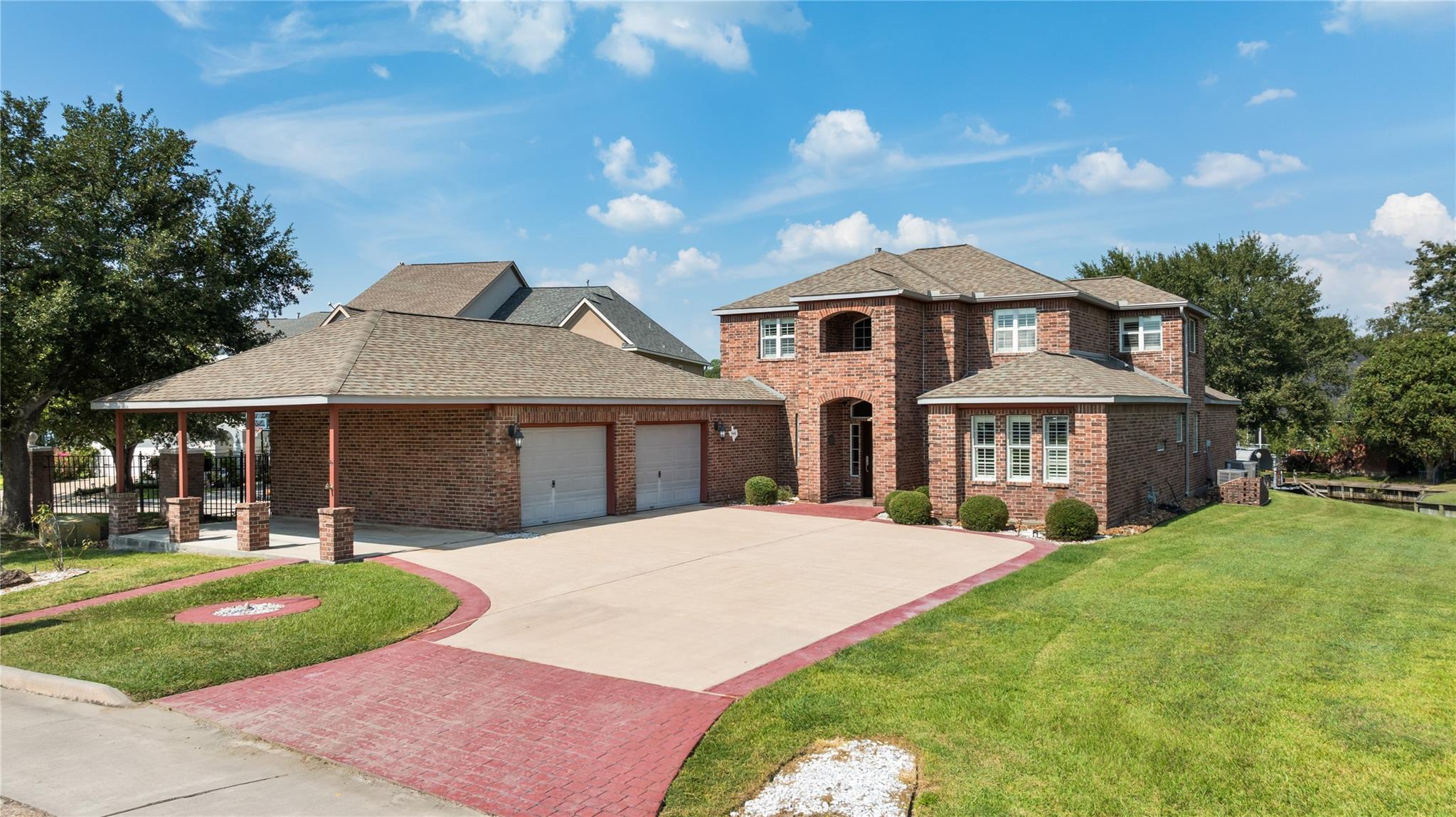 5442 Lakeshore Drive
