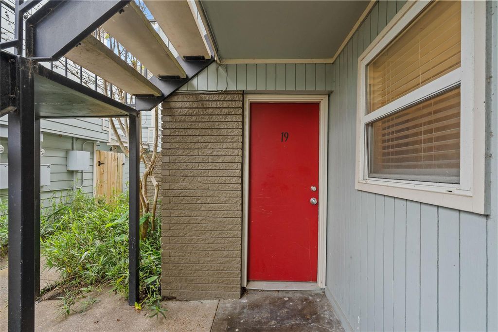 Photo of 102 Strand Street #19, Galveston, TX 77550 (MLS # 20250885)