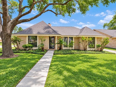 Photo of 3030 S Blue Meadow Circle, Sugar Land, TX 77479 (MLS # 13490621)