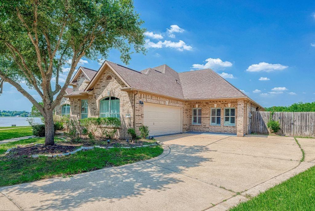 13403 Lakemeade Court