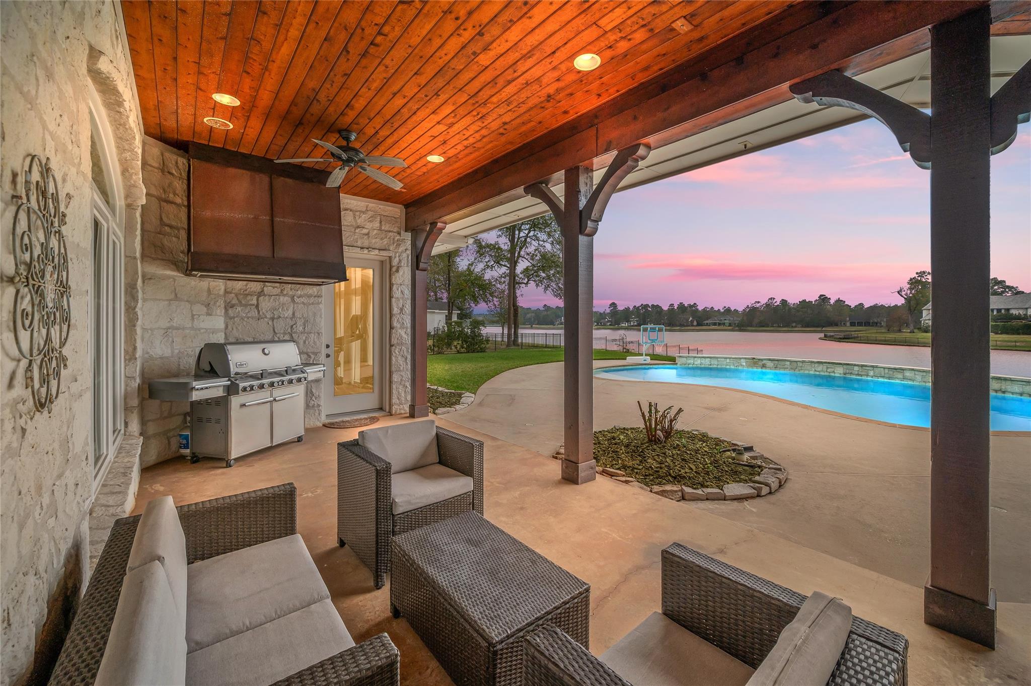 28207 E Benders Landing Boulevard