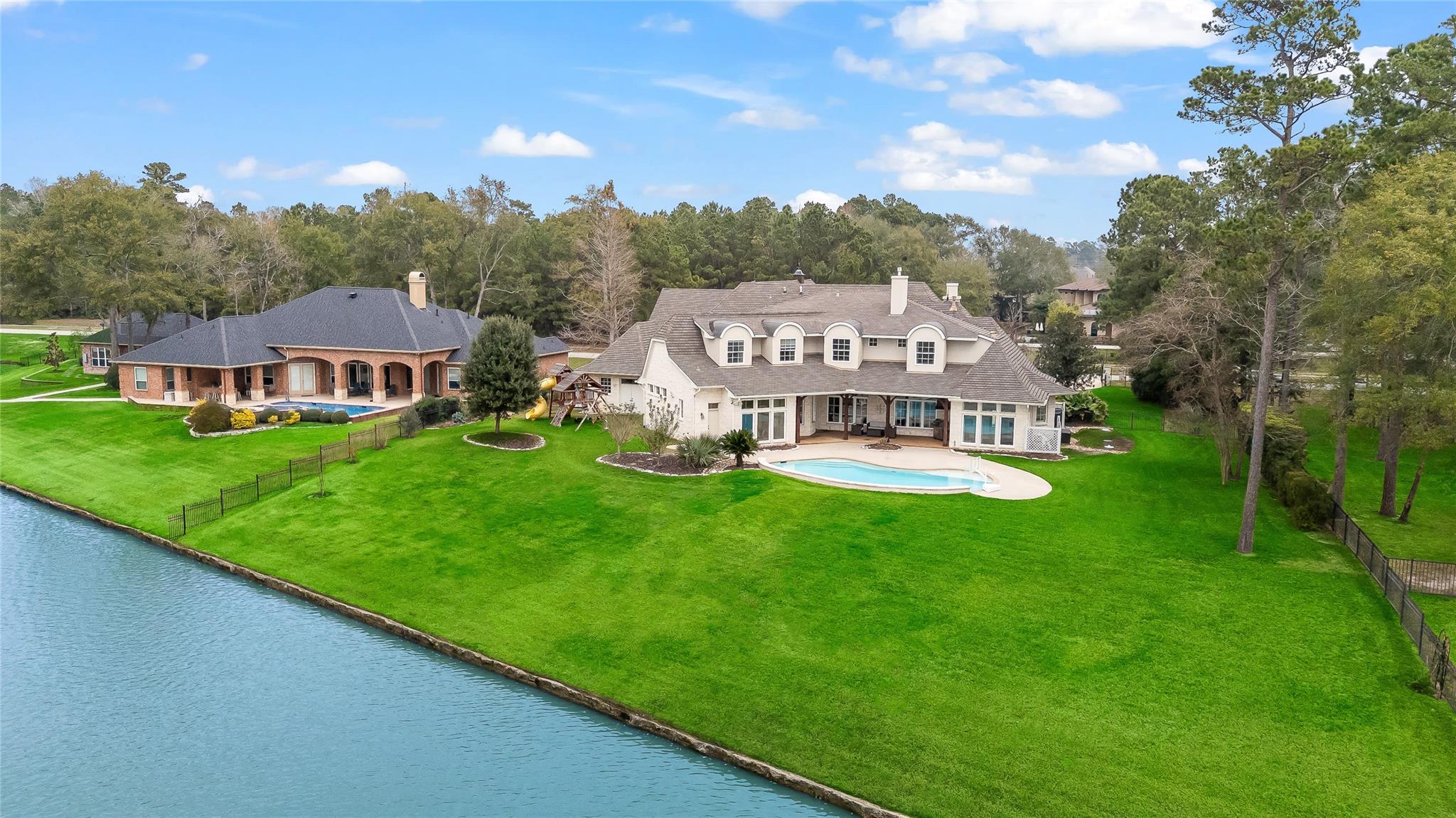 28207 E Benders Landing Boulevard