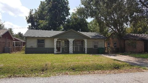 Photo of 3221 Mccrarey Drive, Houston, TX 77088 (MLS # 26774847)