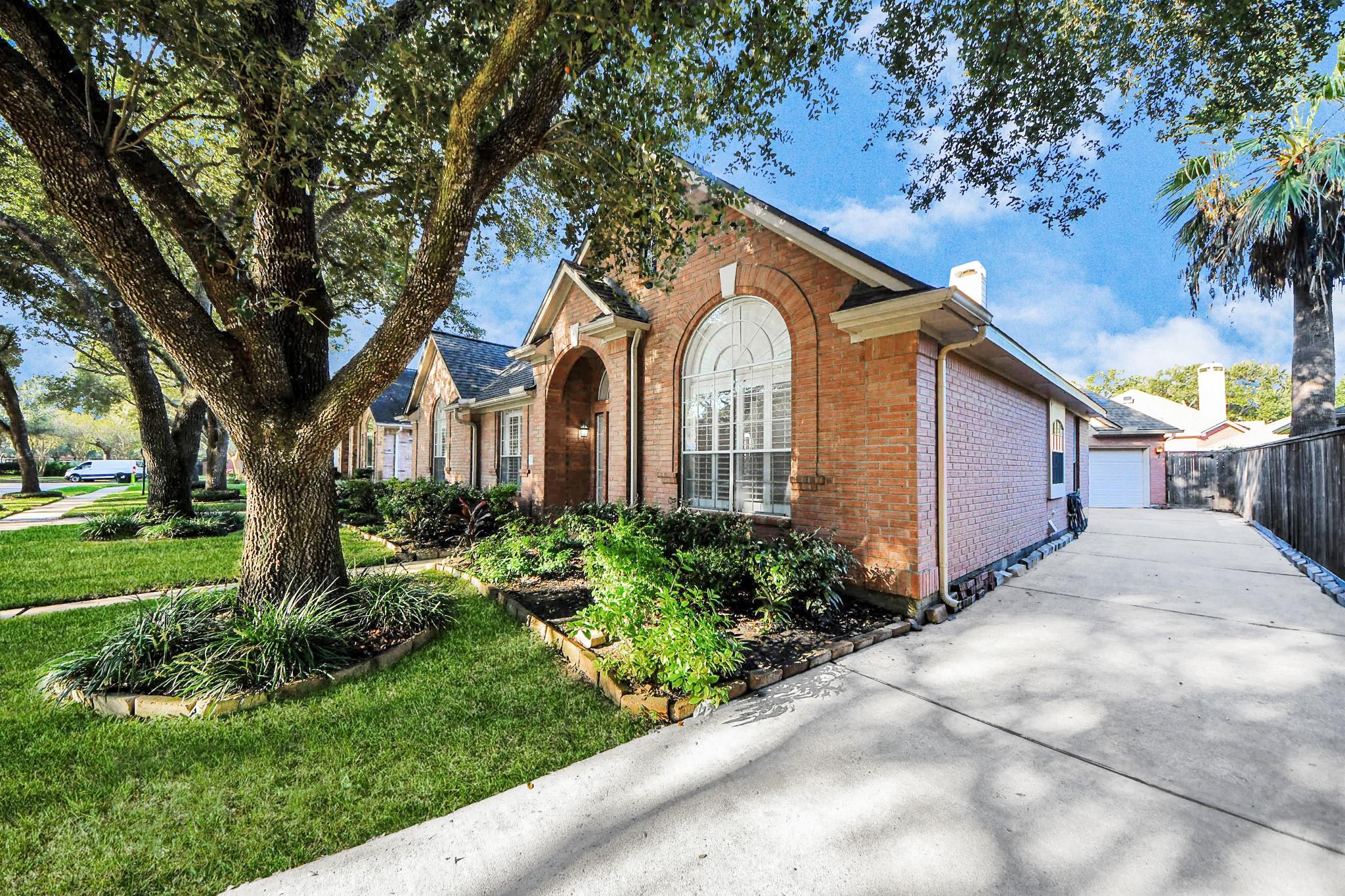2718 Gregway Lane