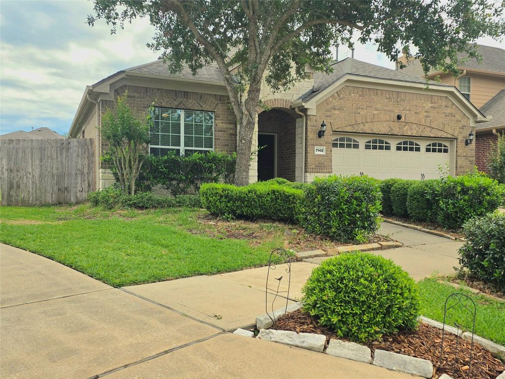 Photo of 7142 Breton Bay Pass, Missouri City, TX 77459 (MLS # 5423316)