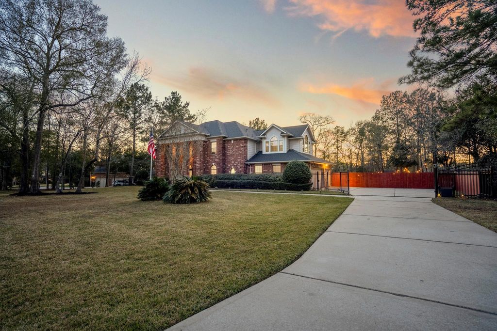 Photo of 9003 Argonne Stone Lane, Conroe, TX 77302 (MLS # 44244970)