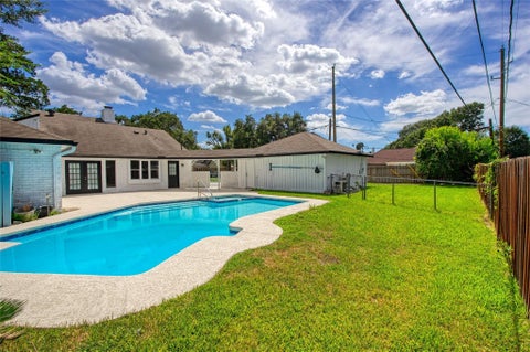 Photo of 414 N Pecan Dr DR, Tomball, TX 77375 (MLS # 79290976)