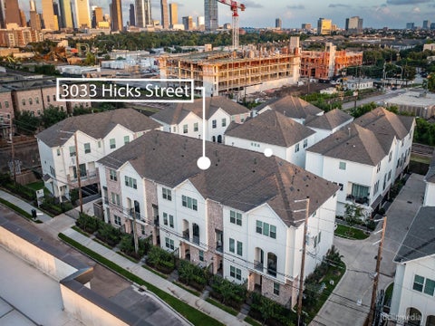 Photo of 3033 Hicks Street, Houston, TX 77007 (MLS # 71769143)