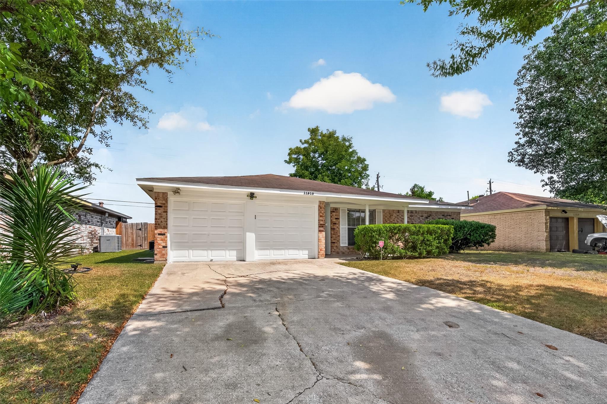 11819 S Evelyn Circle