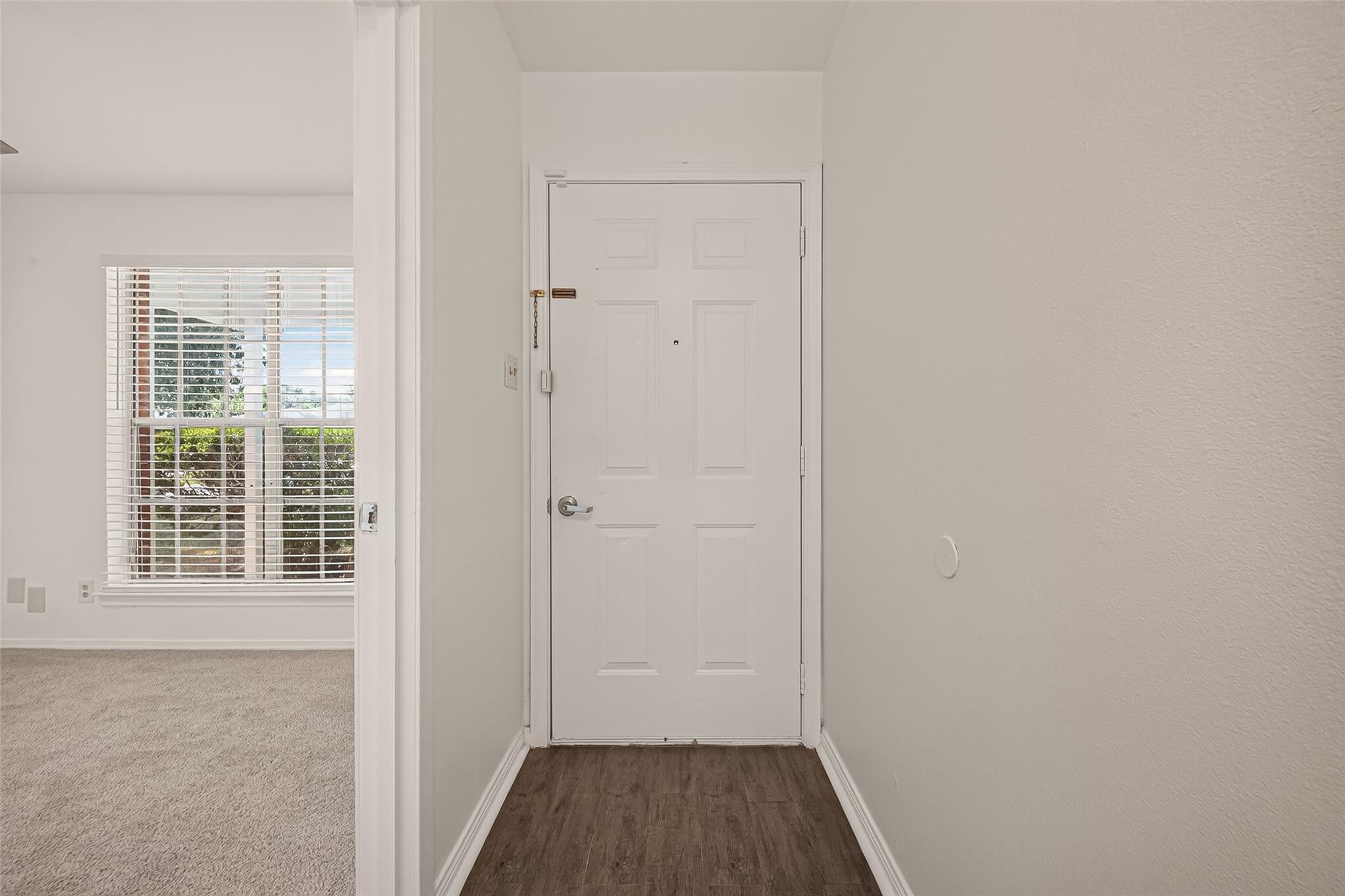 11819 S Evelyn Circle