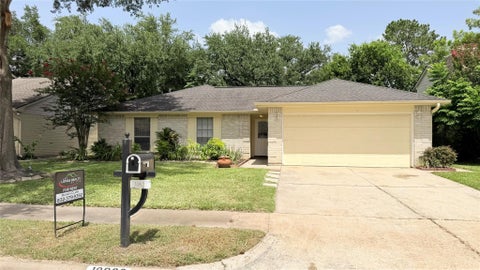 Photo of 10622 Plum Lake Drive, Houston, TX 77065 (MLS # 31311912)