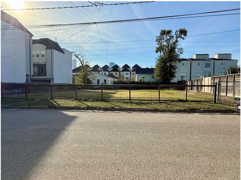 Photo of 1920 Houston Avenue, Houston, TX 77007 (MLS # 70816330)